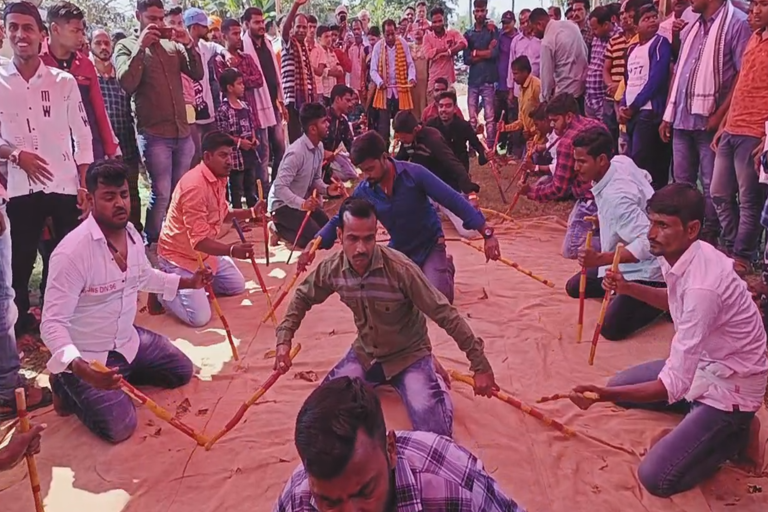 ଯାଦବ ସମ୍ପ୍ରଦାୟ ପାଳିଲେ ଦୋଳ ପୂର୍ଣ୍ଣିମା: ବାଡି-ଲଉଡି ଖେଳରେ ଝୁମିଲେ ସଭିଏଁ