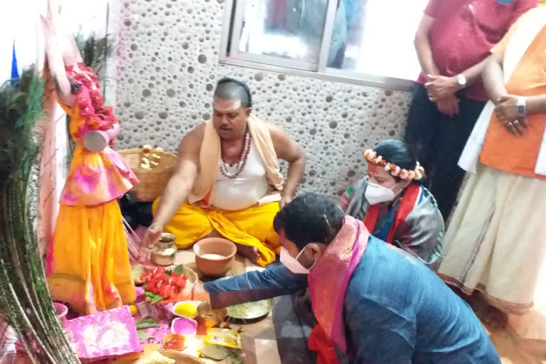 Hari meets Har at Baba Basukinath Temple