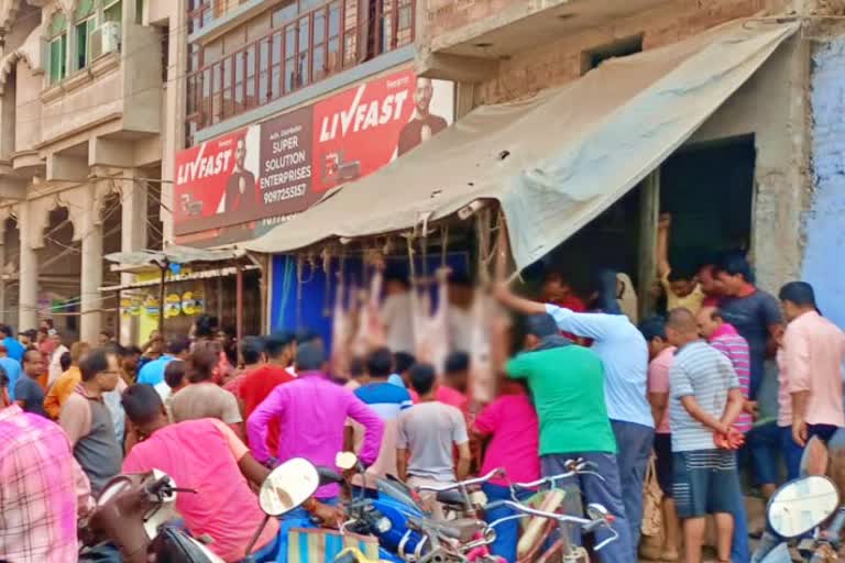 Demand for mutton chicken fish on holi in munger