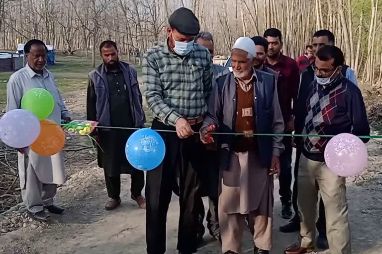 1.5 Km long Road Inagurated in Dadsara, Tral: ترال میں ڈیڑھ کلومیٹر طویل سڑک کا افتتاح