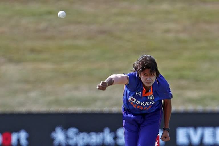 Jhulan Goswami becomes second women cricketer to play 200 ODIs  Jhulan Goswami record  ജുലന്‍ ഗോസ്വാമി റെക്കോഡ്  മിതാലി രാജ്  ജുലന്‍ ഗോസ്വാമി  വനിത ലോകകപ്പ്