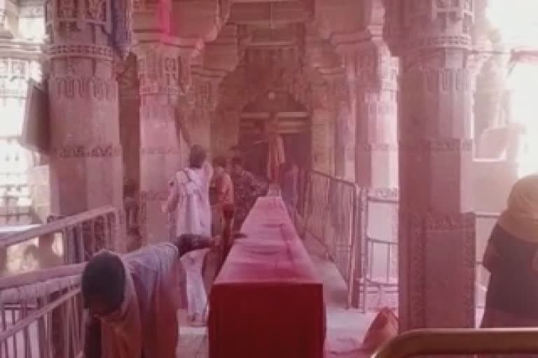 Dawarkadhish Temple Cleaning : લાખો ભક્તોના દ્વારકાધીશ મંદિરે દર્શન બાદ આજે થઈ આ પ્રક્રિયા