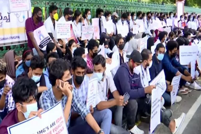 Medical students studying in China Universities stage protest in Kerala