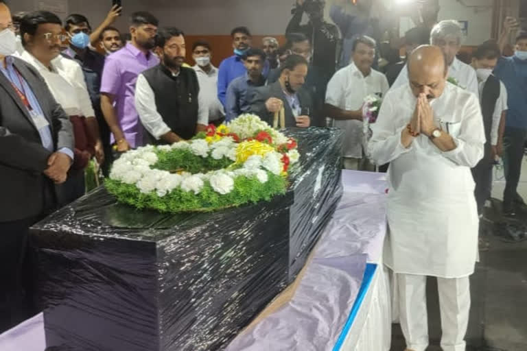 Mortal remains of Indian student killed in Ukraine arrives in Bengaluru; CM pays homage