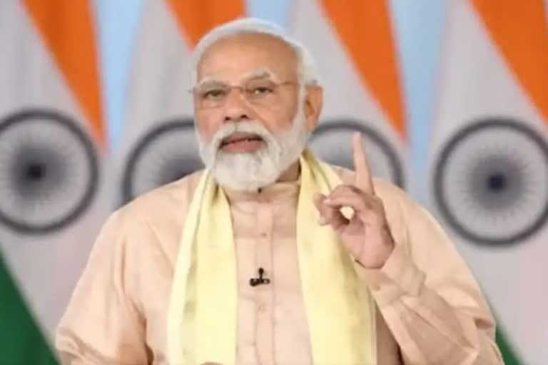 pm modi sleeps for only two hours says maharastra bjp chief