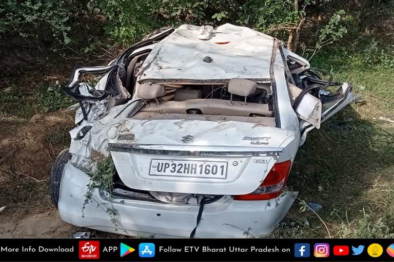 lucknow latest news  etv bharat up news  लखनऊ-हरदोई राजमार्ग  डीसीएम में घुसी कार  3 छात्रों की मौत  Car rams into DCM  Lucknow-Hardoi highway  3 students killed  लखनऊ के इंटीग्रल यूनिवर्सिटी