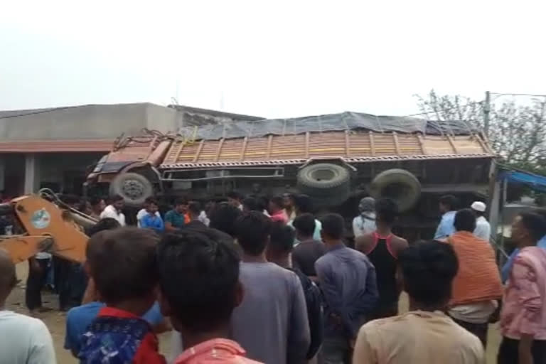 road accident in Gumla