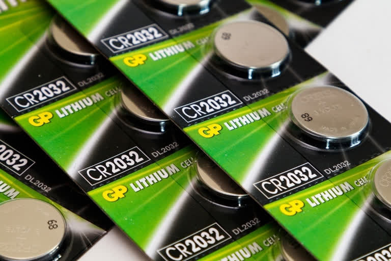 India imported Lithium and Lithium-ion worth Rs 26,726 crores in the last three financial years. It included Lithium-ion worth Rs 26,204 crores and Lithium worth Rs 522 crores.