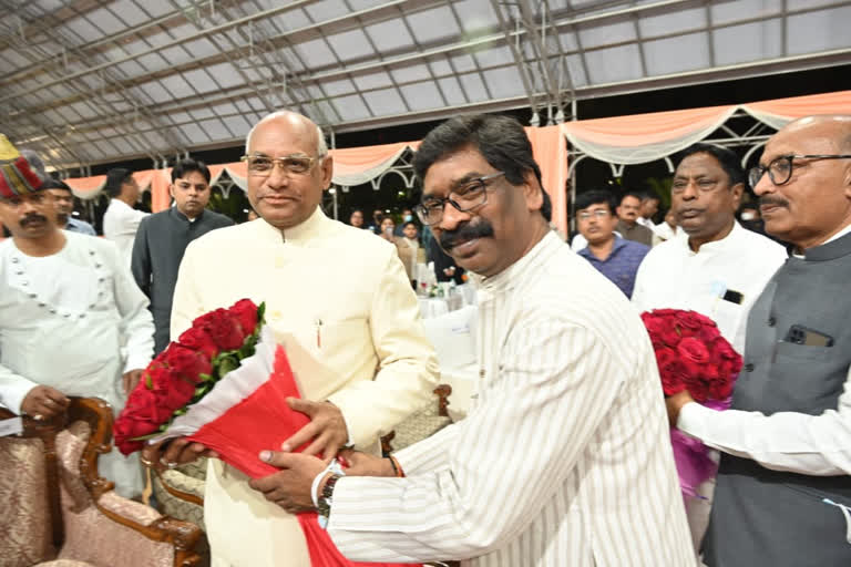 Dinner in Jharkhand Raj Bhavan CM Hemant soren attended Raj Bhavan garden also opened for people