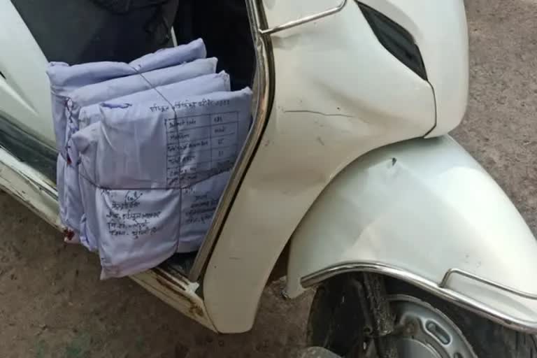 Mungeli Board exam answer sheets carried in two wheelers