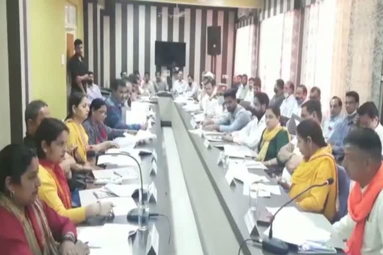 Many topics were discussed in the Hamirpur district council meeting