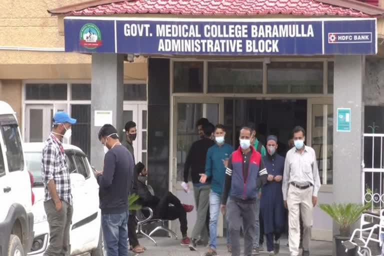 knee-replacement-surgery-performed-successfully-at-gmc-baramulla