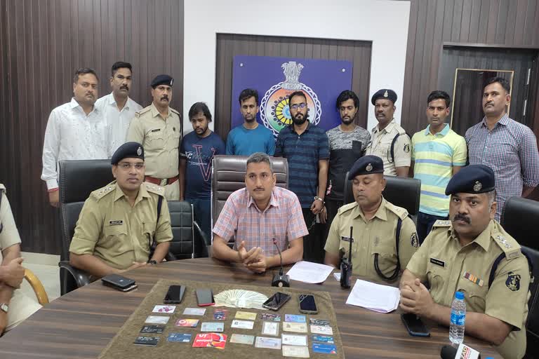 Accused of cheating in Durg arrested from Delhi