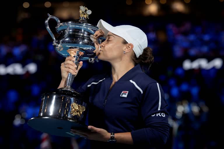 Ashleigh Barty: World number one makes shock call to quit tennis  ആഷ്‌ലി ബാർട്ടി  Ashleigh Barty: ടെന്നീസ് ലോകത്തെ ഞെട്ടിപ്പിച്ച് വിരമിക്കൽ പ്രഖ്യാപിച്ച് ആഷ്‌ലി ബാർട്ടി  ആഷ്‌ലി ബാർട്ടി 25-ാം വയസ്സിൽ പ്രൊഫഷണൽ ടെന്നീസിൽ നിന്ന് വിരമിക്കൽ പ്രഖ്യാപിച്ചു.  Ashley Barty has announced her retirement from professional tennis at the age of 25.  Ashly barty  world number 1  Ashleigh Barty  ആഷ്‌ലി ബാർട്ടി വിരമിച്ചു  അപ്രതീക്ഷിത പ്രഖ്യാപനം 25-ാം വയസിൽ  ടെന്നിസ് ലോകത്തിന് ഞെട്ടല്‍  Ashley Barty retires from active tennis  ബി​ഗ് ബാഷ് ലീ​ഗിൽ ബ്രിസ്ബേൻ ഹീറ്റ്സിന്‍റെ താരമായിരുന്നു ബാർട്ടി  Barty was the player of the Brisbane Heat in big bash league