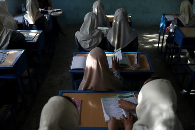 طالبان نے لڑکیوں کے لیے آج سے ہائی اسکول کھول دیا