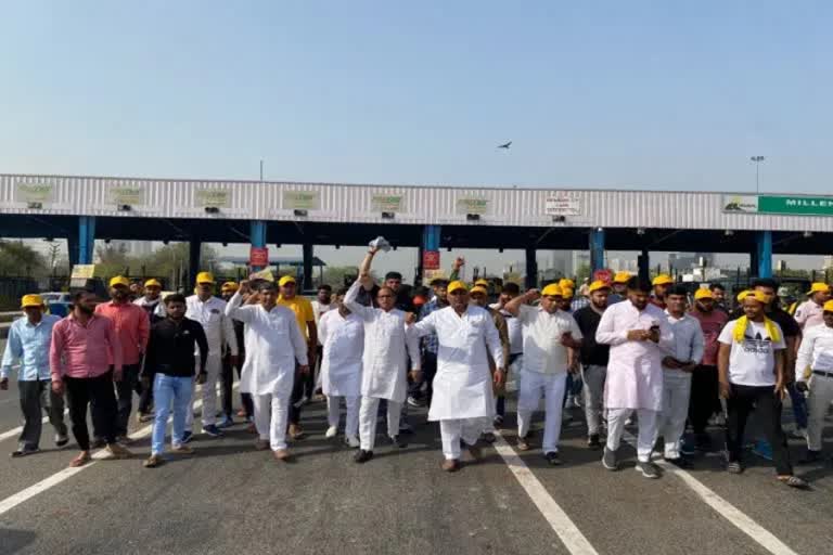 sanyukt ahir regiment morcha protest  protest for ahir regiment in indian army  delhi gurugram expressway traffic latest  യാദവ വിഭാഗം പ്രത്യേക റെജിമെന്‍റ്  സംയുക്ത അഹിർ റെജിമെന്‍റ് മോർച്ച പ്രതിഷേധ മാര്‍ച്ച്  ഡൽഹി-ഗുരുഗ്രാം എക്‌സ്‌പ്രസ്‌വേ ഗതാഗതക്കുരുക്ക്