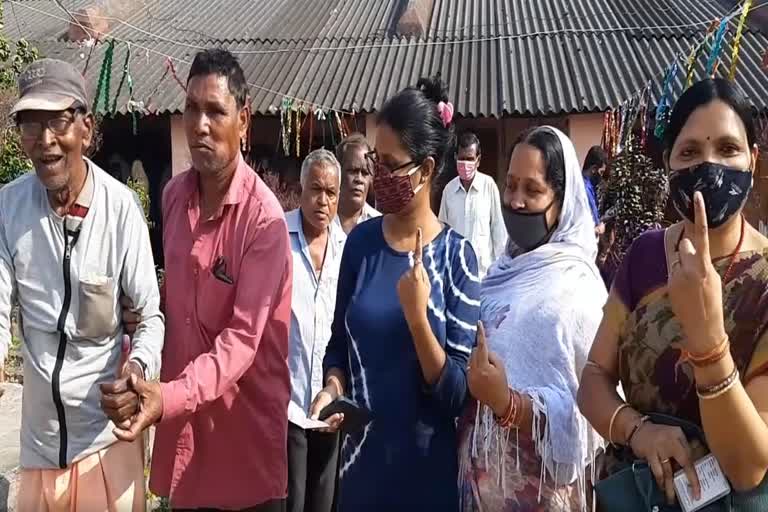 Municipal Election 2022: କେନ୍ଦୁଝରରେ ଶାନ୍ତି ଶୃଙ୍ଖଳାର ସହ ଚାଲିଛି ମତଦାନ