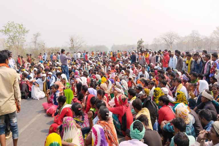 Tribals blocked Raipur Jagdalpur National Highway