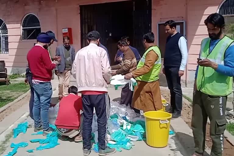 Drive Against Polythene in Tral: قصبہ ترال میں پالی تھین مخالف مہم