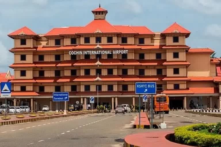 gold seized from passengers at kochi international airport  gold seized at kochi international airport  കൊച്ചി അന്താരാഷ്‌ട്ര വിമാനത്താവളം സ്വർണം പിടിച്ചെടുത്തു  വിമാനത്തിൽ കടത്തിയ സ്വർണം പിടികൂടി  കസ്റ്റംസ് പ്രിവൻ്റീവ് വിഭാഗം  കസ്റ്റംസ് എയർ ഇൻ്റലിജൻസ് വിഭാഗം