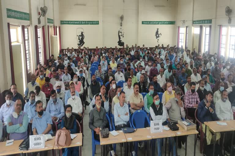 18-thousand-students-will-give-board-exams-in-pauri-district