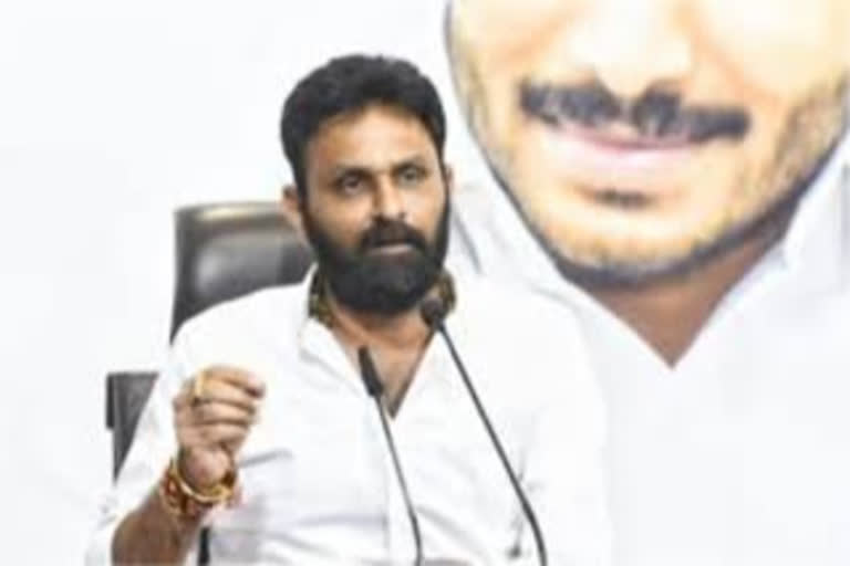 చీప్ లిక్కర్​కు చంద్రబాబే బ్రాండ్ అంబాసిడర్