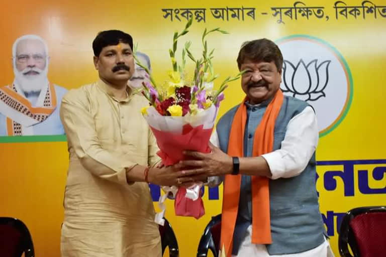 BJP national GS Kailash Vijayvargiya praising Himanta government in Assam