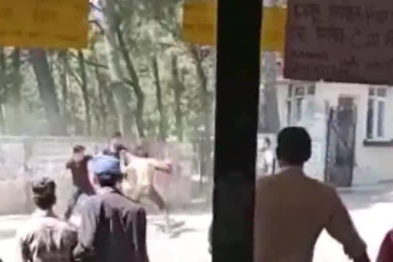 Fight between students near Hamirpur College