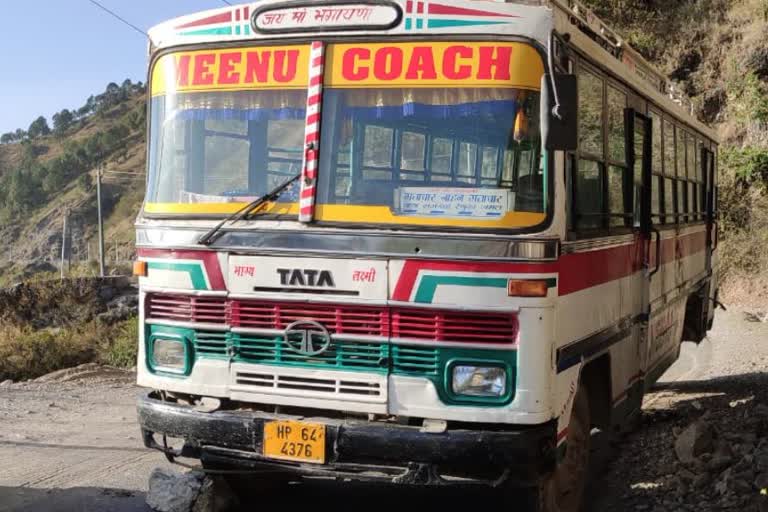 Tires came out of moving bus in Sirmaur