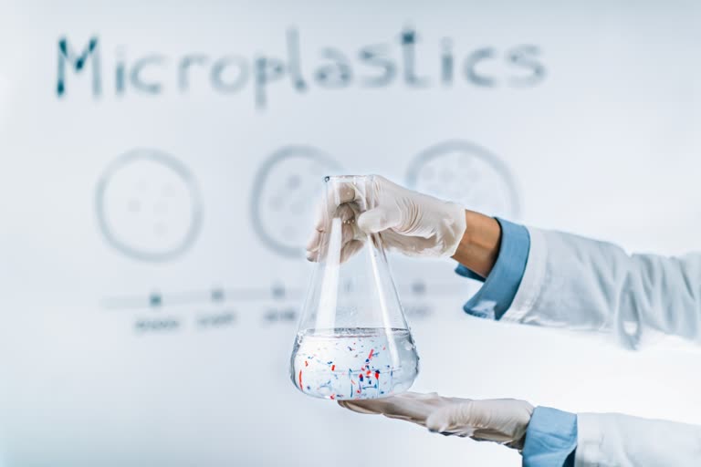 microplastics in human blood, how microplastics affect health, plastic health effects, disadvantages of plastic