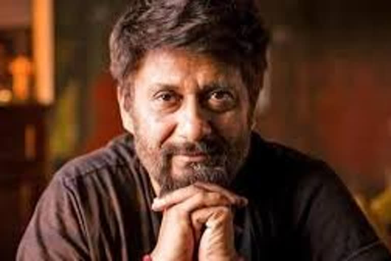 Complaint lodged against Vivek Agnihotri in Mumbai Versova Police Station  Complaint against Vivek Agnihotri for Bhopali homosexual remark  Journalist and celebrity manager Rohit Pandey seeks FIR against Agnihotri for Bhopal comments  The Kashmir Files Director Vivek Agnihotri  ദ് കശ്‌മീർ ഫയൽസ് വിവേക് അഗ്നിഹോത്രി  സംവിധായകൻ വിവേക് അഗ്നിഹോത്രി പരാതി