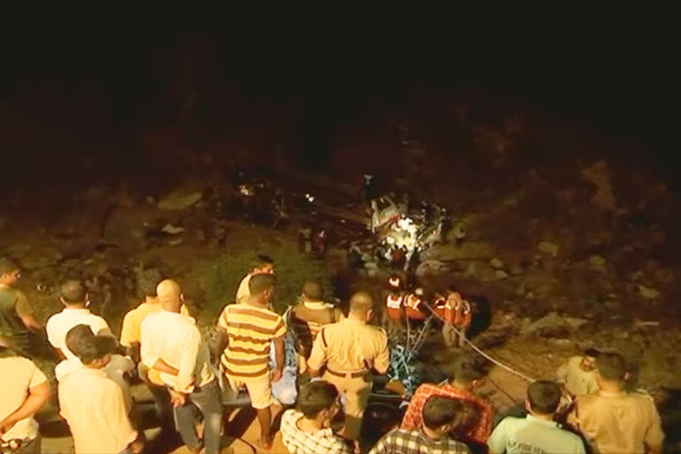 private bus accident near andhra pradesh chittor