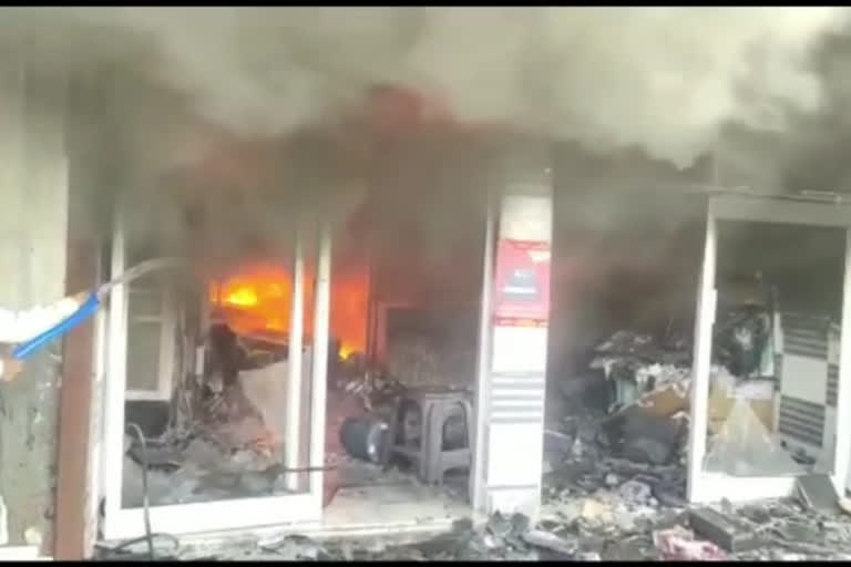 Fire breaks out at electronic shop in Ghaziabad