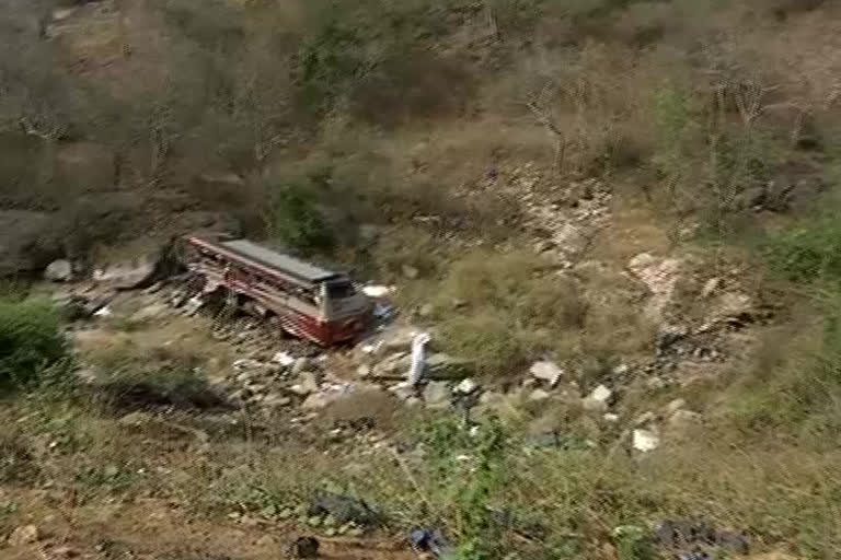 chittor district Bakarapeta Ghat Road Accident