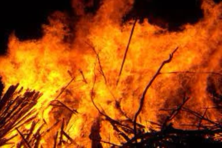 Three burnt alive in a hut in Satna