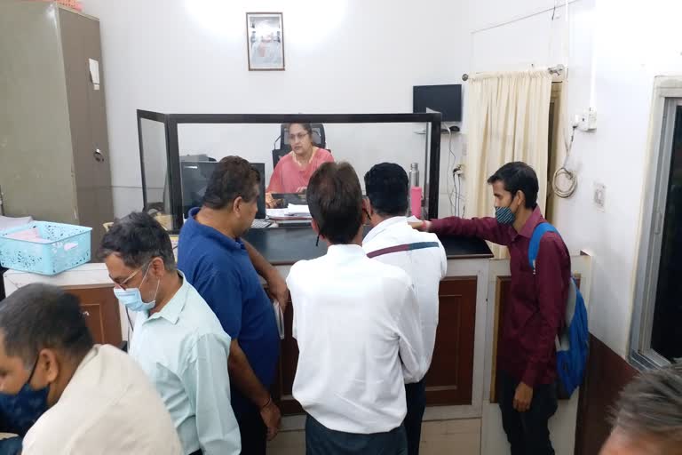 Registry work in Raipur registration office