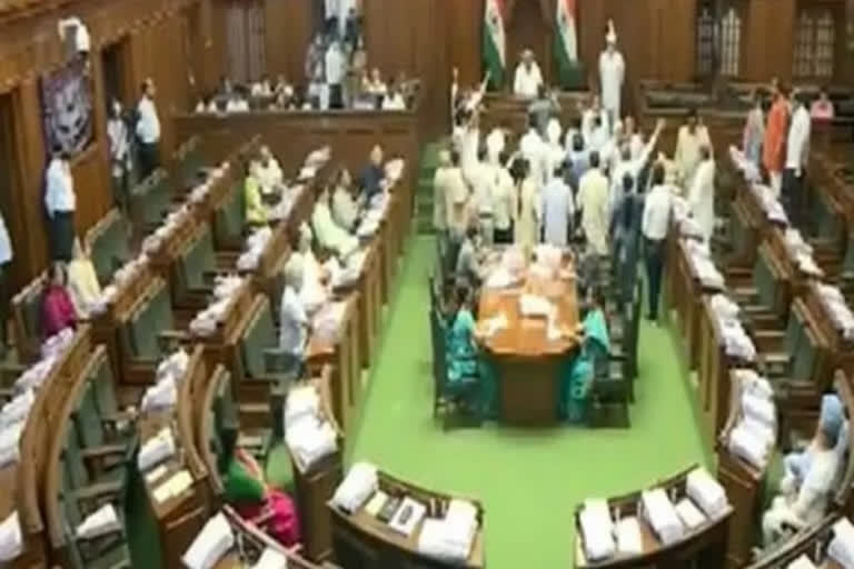 Delhi Assembly witnessed noisy scenes