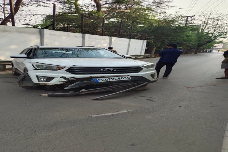 Car accident near CM house Raipur