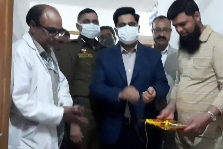 D C Bandipora inaugurates Operation Theatre at Kashmir Tibbia College Hospital, Sumbal