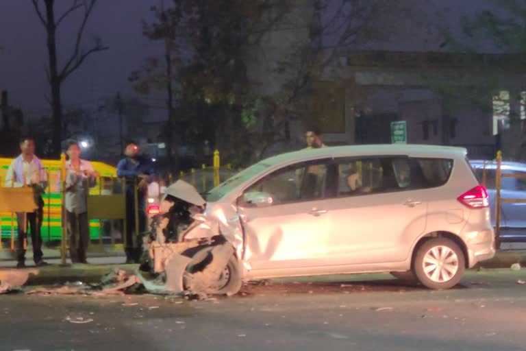 Drunk Ertiga car driver collides with car and tempo