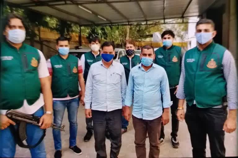 smugglers arrested with heroin worth rupees 40 crore in delhi