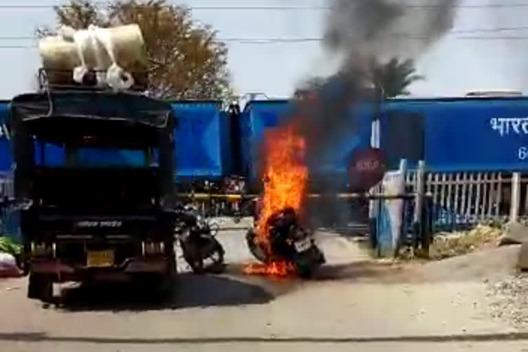 Sudden fire in parked bike in Plamau