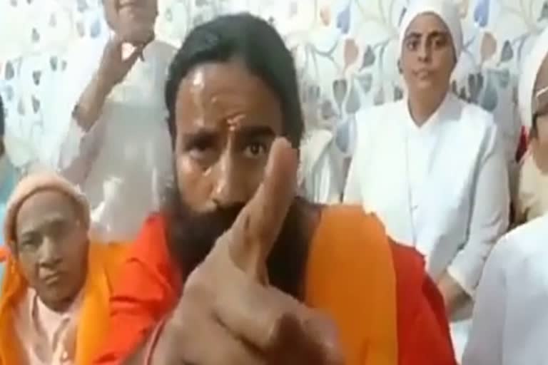ramdev fought with journalist