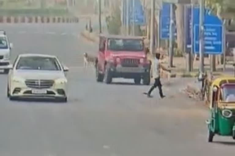 Speeding jeep crushes man to death in Delhi's Janpath; accused held