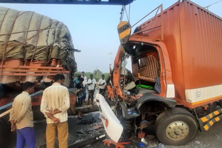 lorry-driver-dead-in-accident-near-hiriyooru