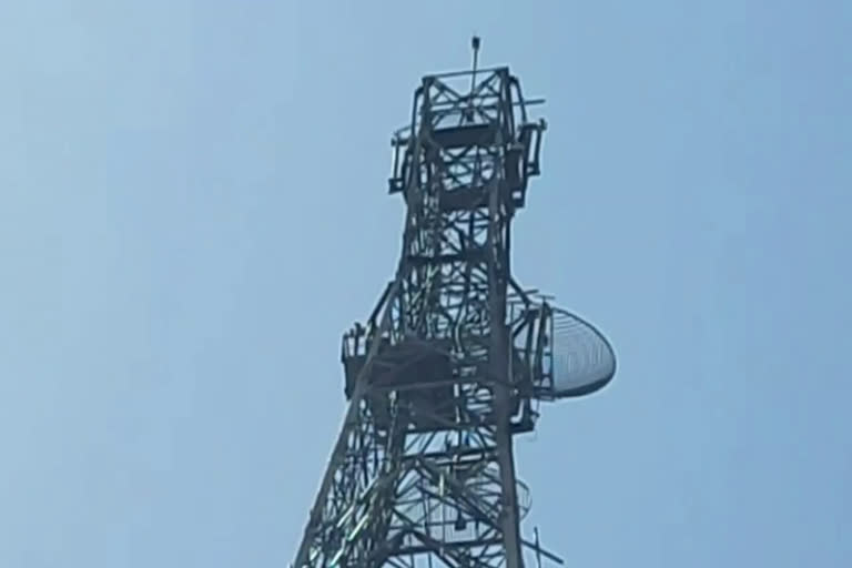 man climbed tower kurukshetra