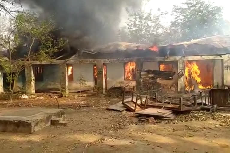 Fire broke out in Jawahar Navodaya Vidyalaya Masaria in Gumla
