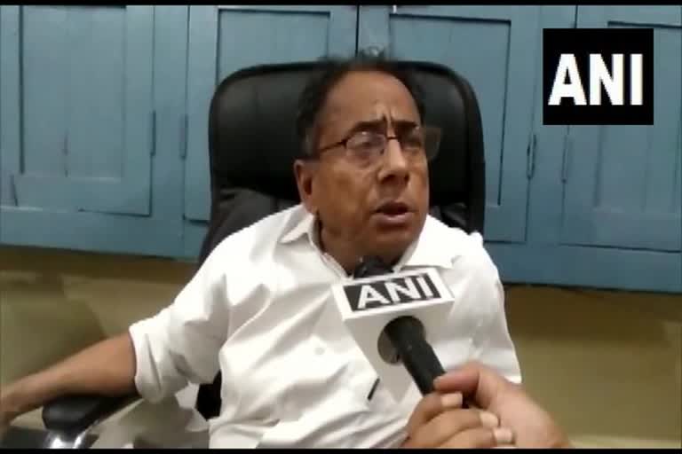 Show-cause notices to govt employees in Bhopal  Show-cause notices issued to around 1000 govt employees in Bhopal for having more than two children  Show-cause notices to govt employees having more than two children  മധ്യപ്രദേശിൽ 1000 സർക്കാർ ഉദ്യോഗസ്ഥർക്ക് കാരണം കാണിക്കൽ നോട്ടീസ്  രണ്ടിലധികം കുട്ടികളുള്ള സർക്കാർ ഉദ്യോഗസ്ഥർക്ക് കാരണം കാണിക്കൽ നോട്ടീസ്  മധ്യപ്രദേശിൽ സർക്കാർ ഉദ്യോഗസ്ഥർക്ക് രണ്ടിലധികം കുട്ടികൾ പാടില്ല