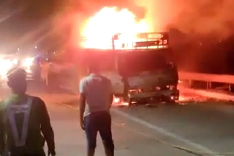 fire break out in moving truck