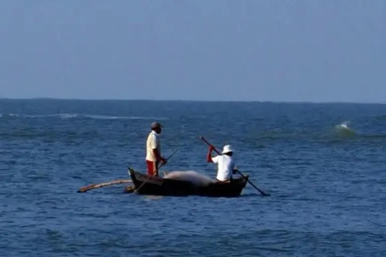 Indian fishermen arrested: શ્રીલંકન નેવીએ 12 ભારતીય માછીમારોની ધરપકડ કરી